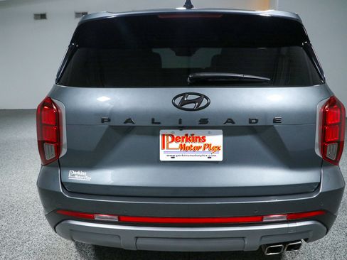 Used 2024 Hyundai Palisade SEL w/ Premium Package FWD image 8