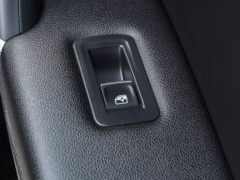 Used 2020 Volkswagen Tiguan SE AWD/4WD image 27