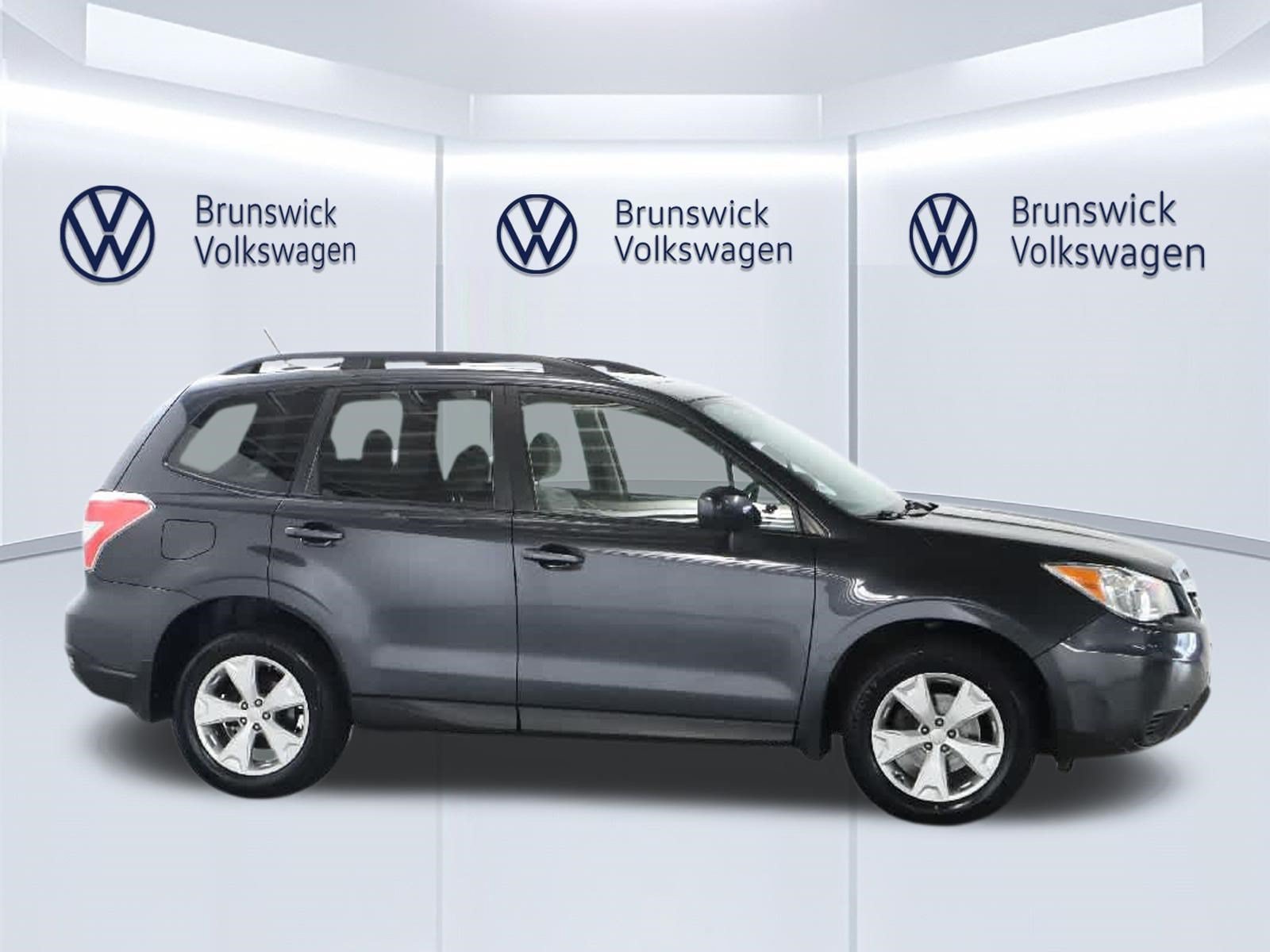 Used 2015 Subaru Forester 2.5i Premium AWD/4WD image 4