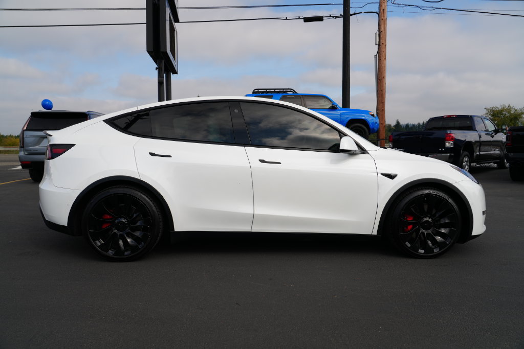 Used 2022 Tesla Model Y Performance AWD/4WD image 8