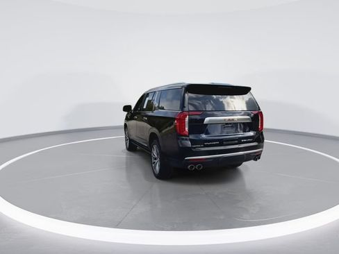 Used 2022 GMC Yukon XL Denali w/ Denali Premium Package AWD/4WD image 9