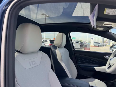 Used 2023 Volkswagen ID.4 Pro S Plus image 27