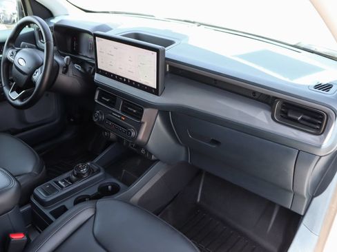 Used 2025 Ford Maverick Lariat w/ Black Appearance Package AWD/4WD image 38