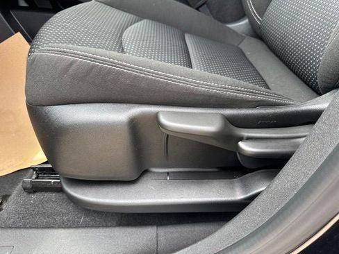 Used 2024 GMC Terrain SLE FWD image 11