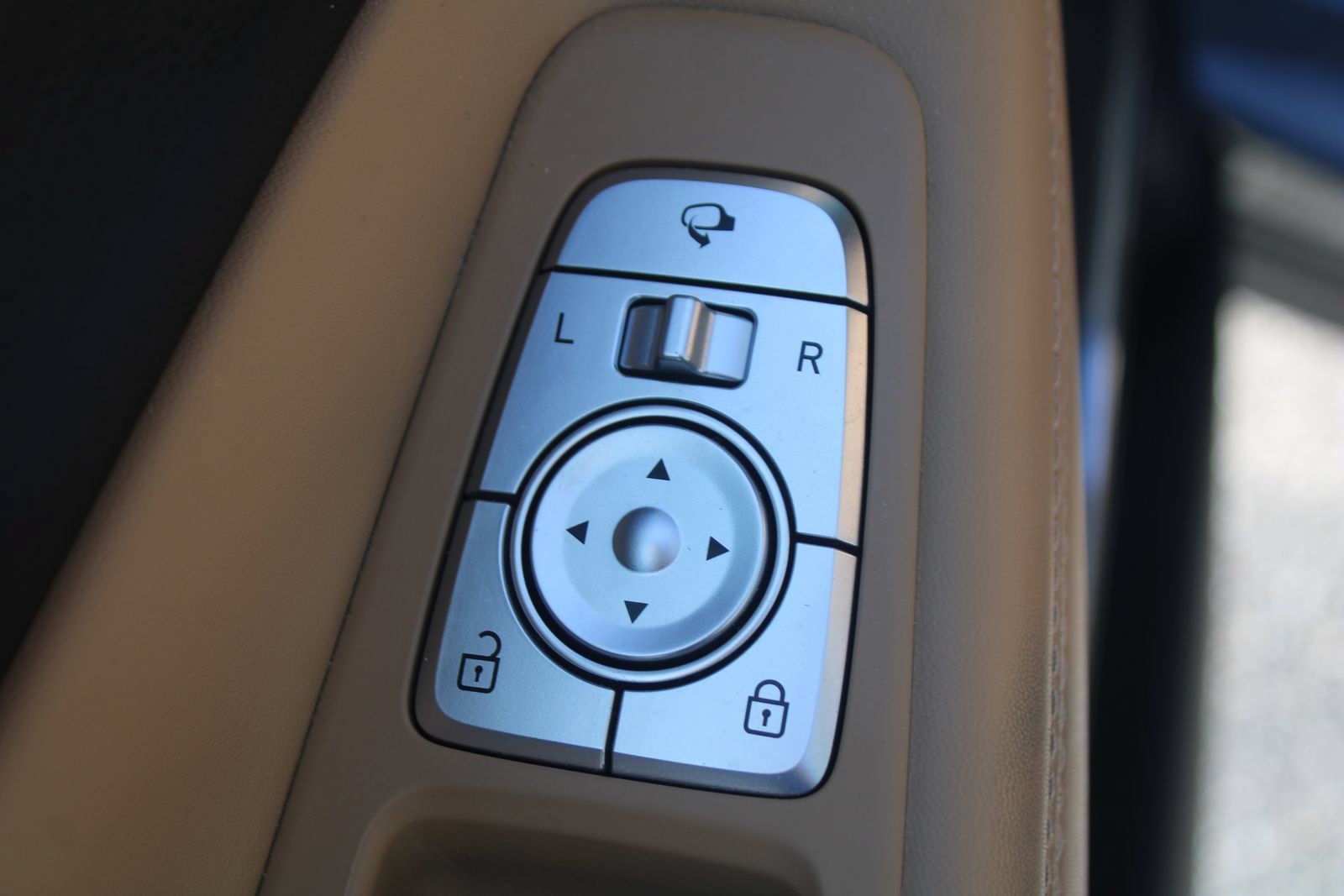 Used 2023 Hyundai Santa Fe Calligraphy AWD/4WD image 22