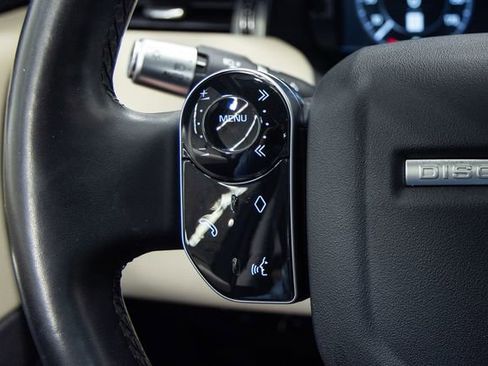 Used 2020 Land Rover Discovery Sport SE image 15