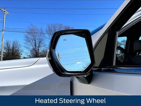 Used 2023 Chevrolet Suburban Premier image 29