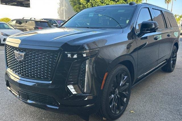 Used 2026 Cadillac Escalade ESV Platinum Sport w/ LPO, ONYX Package AWD/4WD image 1