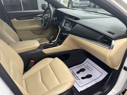 Used 2018 Cadillac XT5 AWD image 37