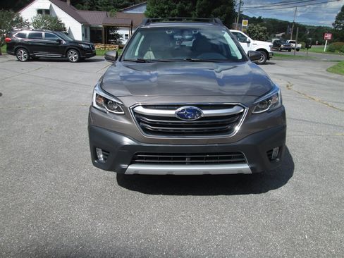 Used 2021 Subaru Outback Limited w/ Popular Package #2 AWD/4WD image 2