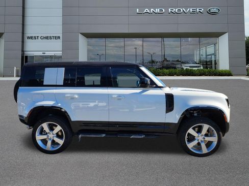 Used 2025 Land Rover Defender 110 X-Dynamic SE AWD/4WD image 6