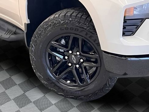 Used 2026 Chevrolet Silverado 1500 Custom Trail Boss w/ Dark Appearance Package AWD/4WD image 25
