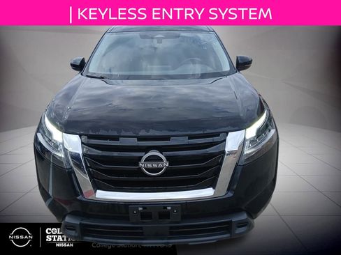 Used 2022 Nissan Pathfinder SV image 5