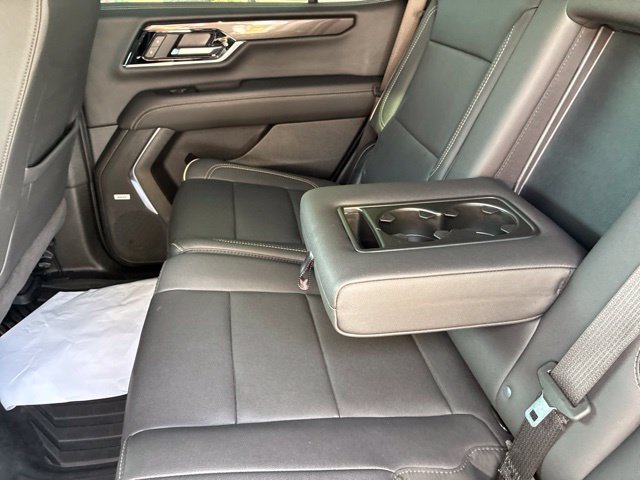 Used 2025 GMC Yukon Elevation w/ LPO, Elevation Black Package AWD/4WD image 25