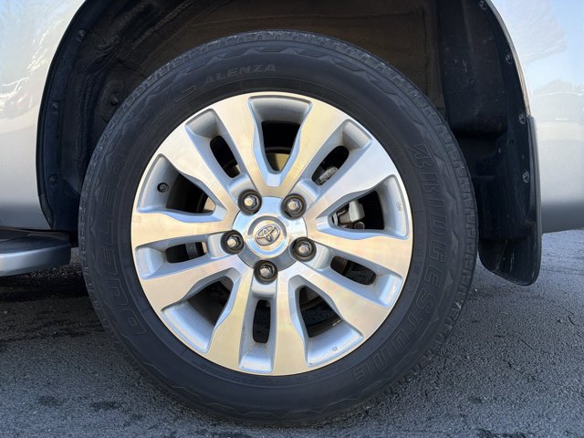 Used 2020 Toyota Sequoia Platinum AWD/4WD image 9