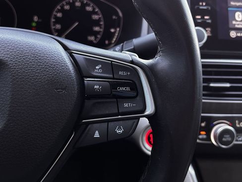 Used 2022 Honda Accord Touring image 16