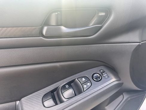 Used 2023 Nissan Altima 2.5 S FWD image 17