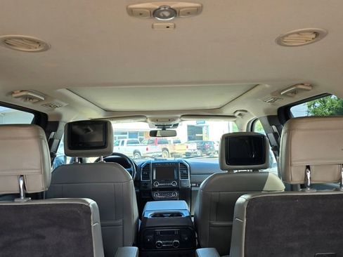 Used 2019 Ford Expedition Limited w/ Equipment Group 302A AWD/4WD image 10
