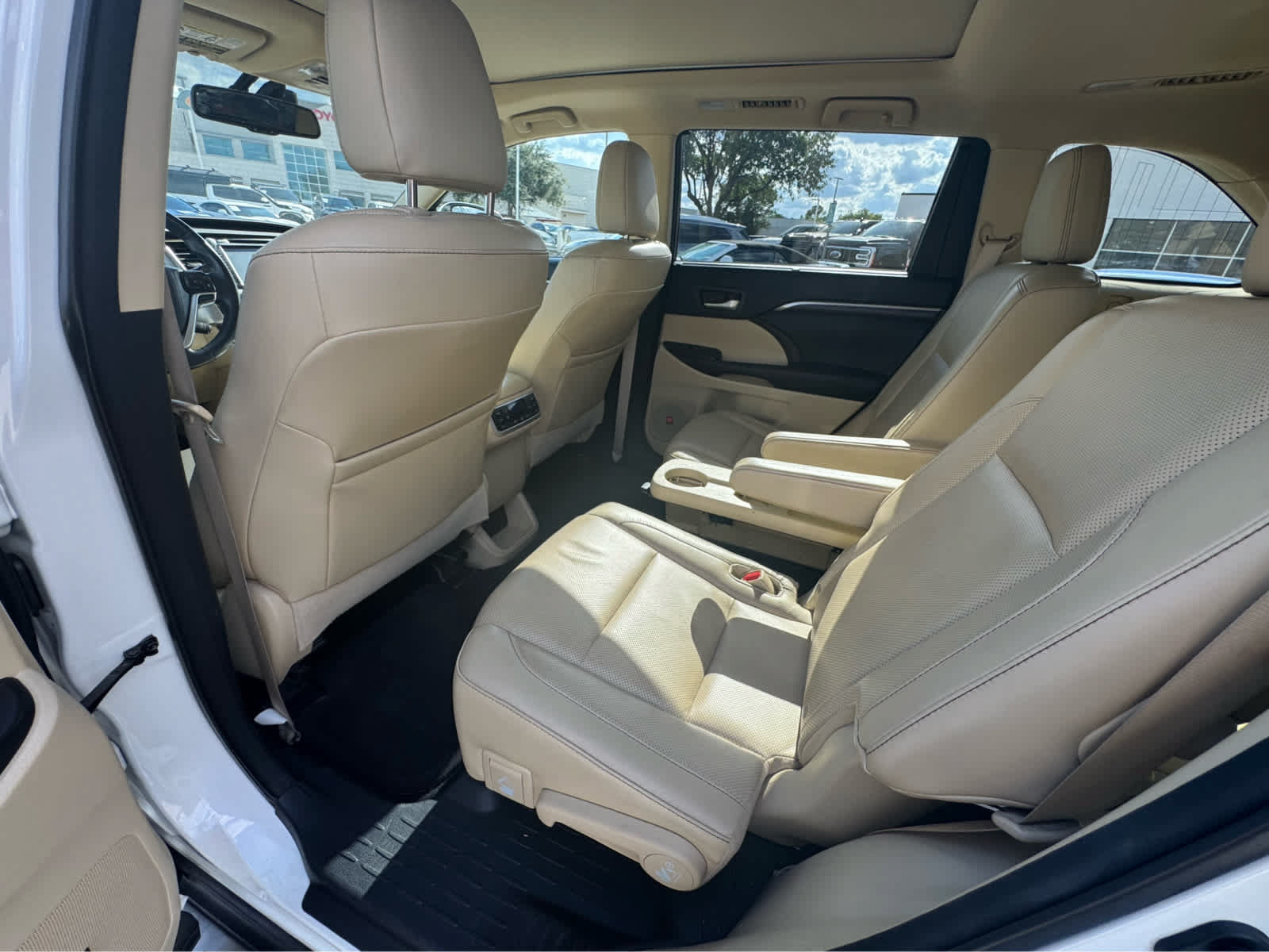 Used 2015 Toyota Highlander Limited Platinum AWD/4WD image 5