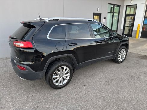 Used 2017 Jeep Cherokee Limited w/ Luxury Group image 2