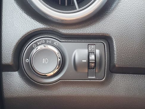 Used 2015 Chevrolet Trax LTZ AWD/4WD image 8
