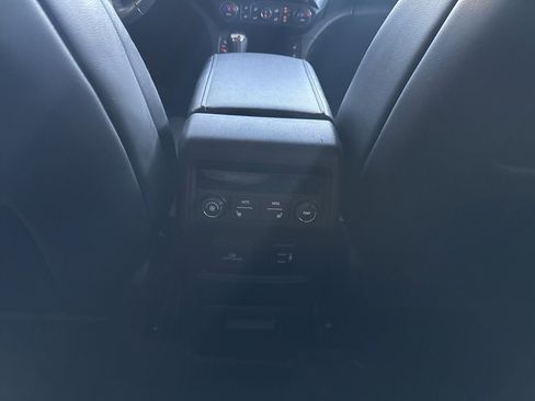 Used 2018 GMC Acadia SLT image 26