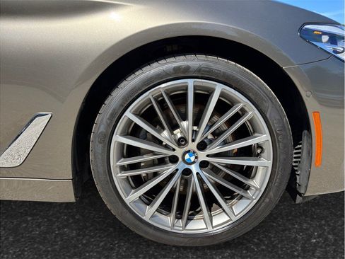 Used 2019 BMW 530i RWD image 13