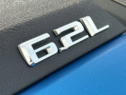 Used 2022 Chevrolet Silverado 1500 ZR2 w/ Technology Package AWD/4WD image 6