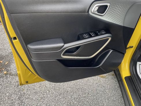 Used 2020 Kia Soul LX FWD image 11