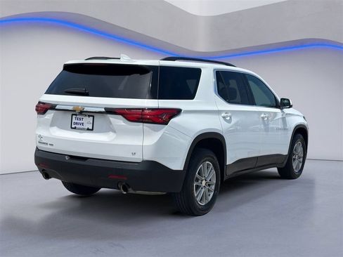 Used 2023 Chevrolet Traverse LT AWD/4WD image 3