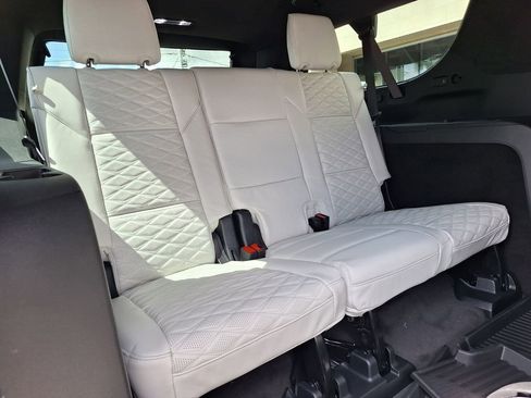 New 2026 Cadillac Escalade ESV Platinum Sport w/ LPO, ONYX Package AWD/4WD image 34