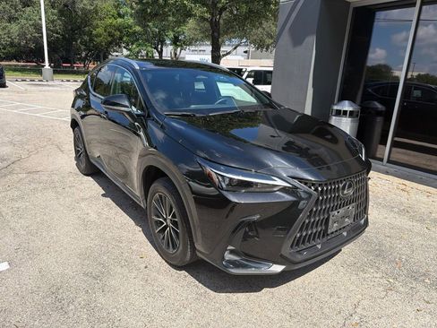 Used 2024 Lexus NX 250 FWD w/ Towing Package (2000 Lbs) image 3