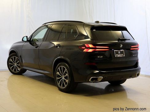 Certified 2025 BMW X5 xDrive40i w/ M Sport Package AWD/4WD image 9