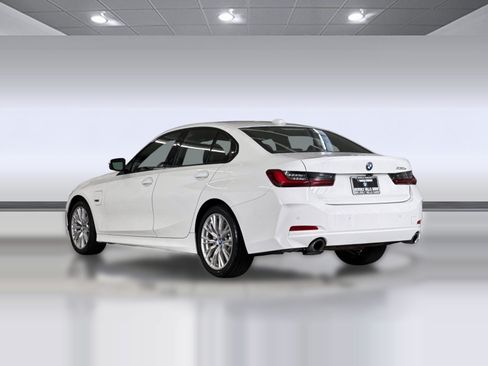 Used 2023 BMW 330e w/ Premium Package RWD image 3