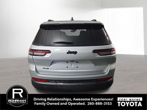 Used 2023 Jeep Grand Cherokee L Laredo AWD/4WD image 9