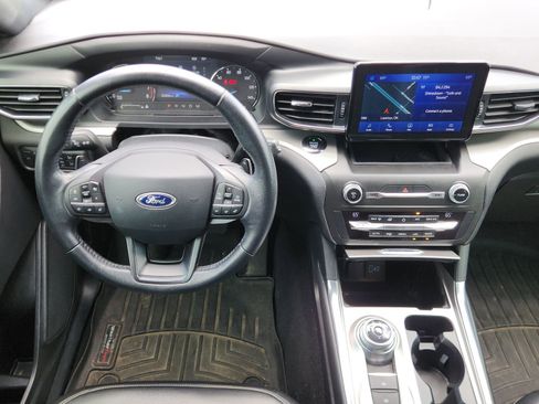 Used 2020 Ford Explorer XLT w/ Equipment Group 202A RWD image 31