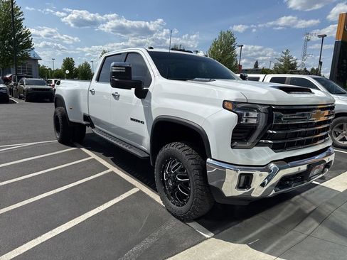Used 2025 Chevrolet Silverado 3500 LTZ w/ LTZ Plus Package AWD/4WD image 2