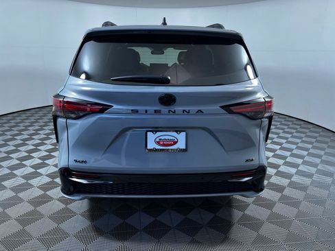 Used 2026 Toyota Sienna XSE FWD image 6