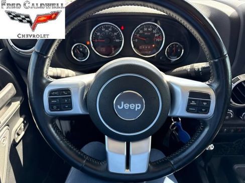 Used 2016 Jeep Wrangler Unlimited Rubicon AWD/4WD image 10