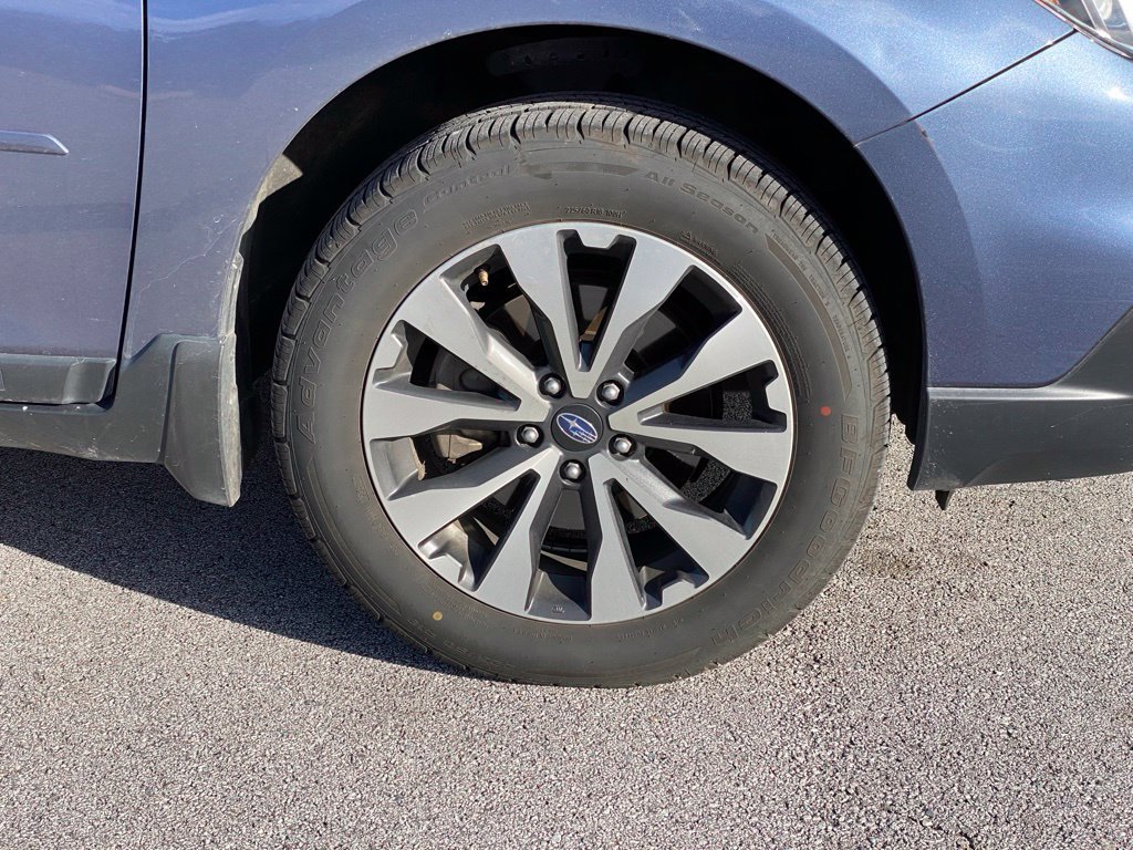 Used 2017 Subaru Outback 3.6R Limited w/ Popular Package #5 AWD/4WD image 5