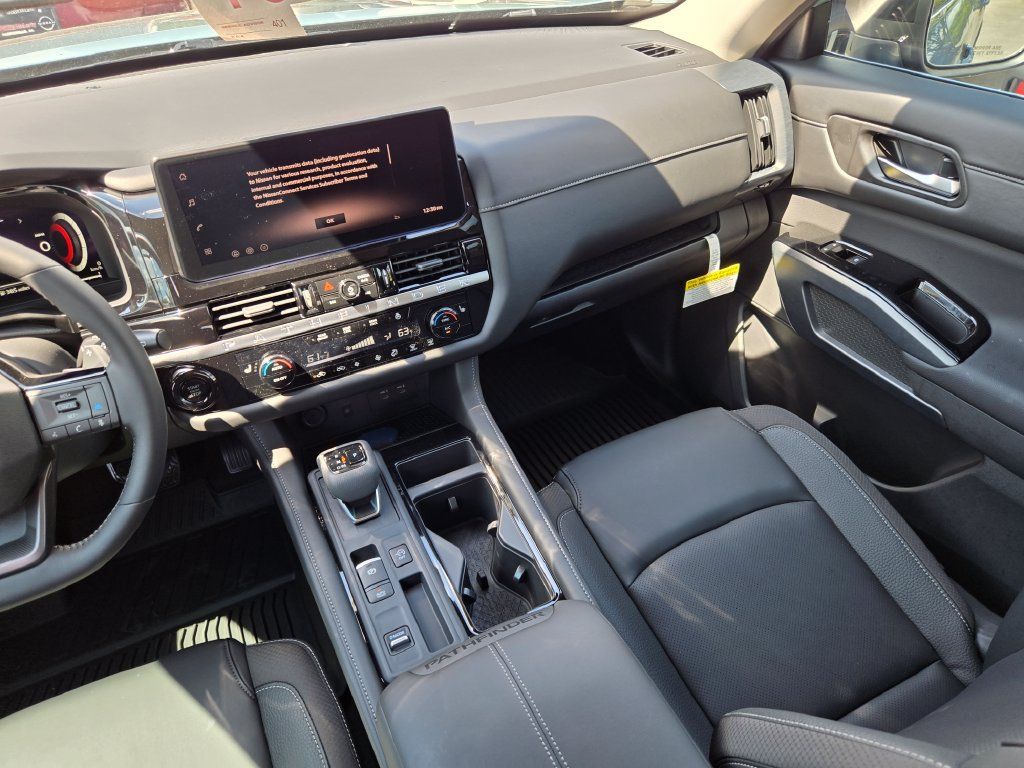 New 2026 Nissan Pathfinder SL FWD image 13