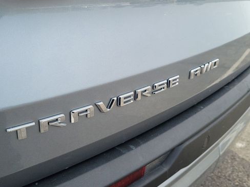 Used 2024 Chevrolet Traverse LT AWD/4WD image 7