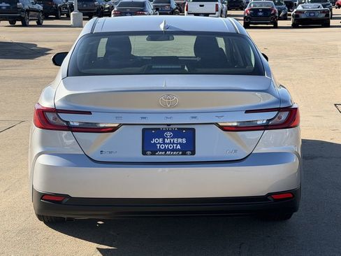Used 2025 Toyota Camry LE FWD image 8