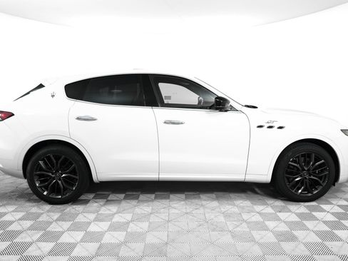 New 2024 Maserati Levante GT Ultima image 11