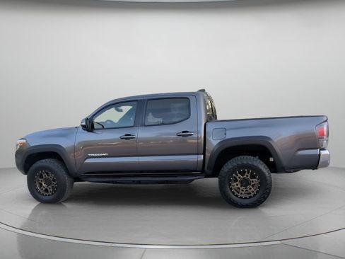 Used 2021 Toyota Tacoma TRD Off-Road AWD/4WD image 19