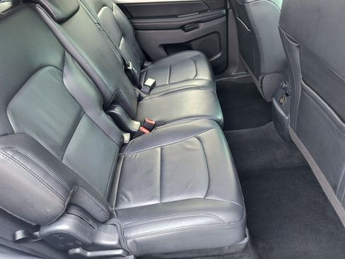 Used 2016 Ford Explorer XLT w/ Equipment Group 202A FWD image 25