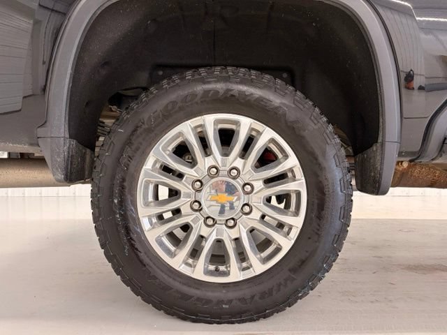 Used 2022 Chevrolet Silverado 3500 High Country w/ Z71 Off-Road Package AWD/4WD image 7