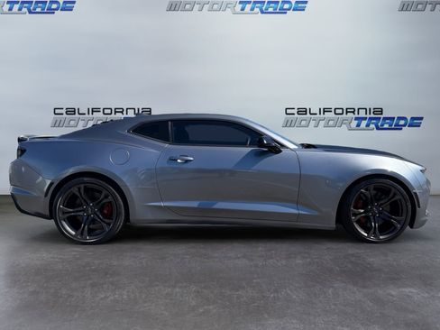 Used 2020 Chevrolet Camaro SS RWD image 4