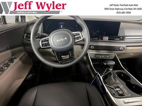 New 2026 Kia Carnival EX FWD image 9