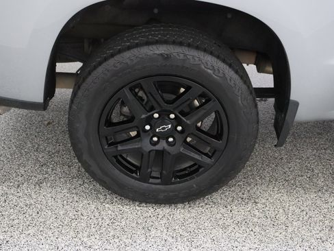 Used 2023 Chevrolet Silverado 1500 Custom w/ LPO, Dark Essentials Package RWD image 6
